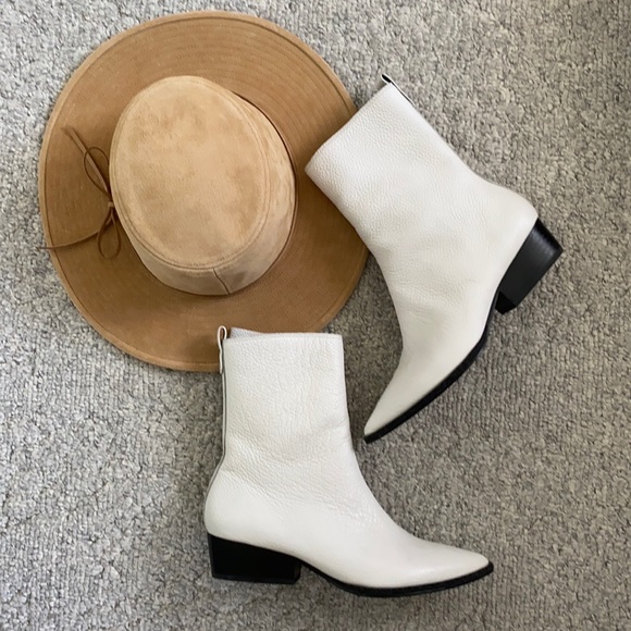 Calvin Klein Jeans Shoes - Calvin Klein White Pebbled Leather Western Boots. Pointed Toe. Size 8 1/2.